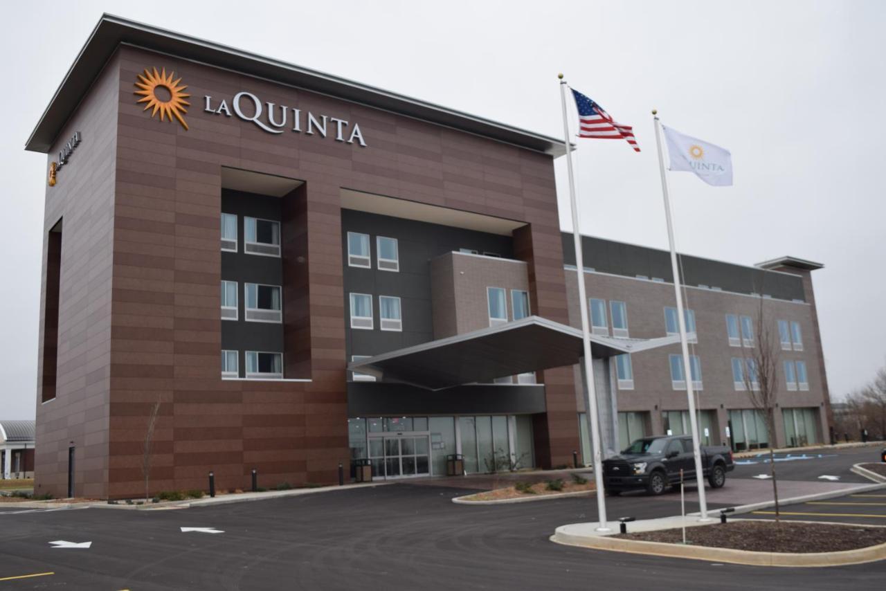 La Quinta Inn & Suites By Wyndham Louisville Ne - Old Henry Rd Eksteriør billede