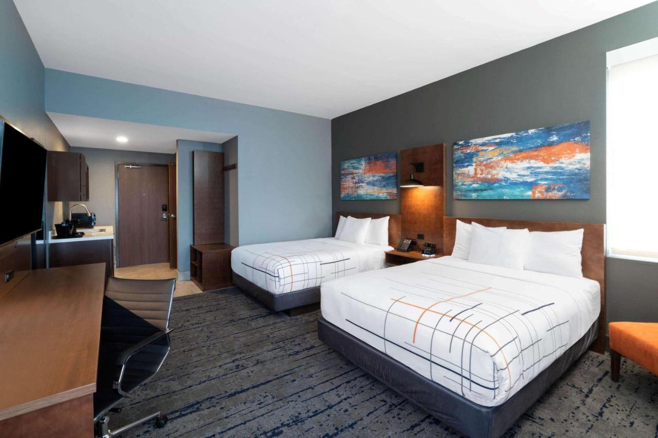 La Quinta Inn & Suites By Wyndham Louisville Ne - Old Henry Rd Eksteriør billede